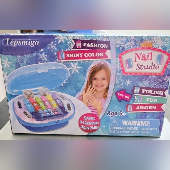 Nail Studio Set for Girls- Polish, Fan, Sticker, Buffers, & More Included! NIB - Picture 4 of 7